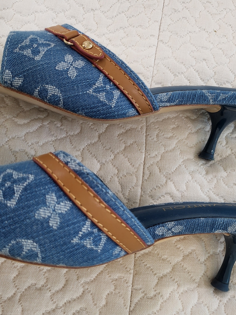 Louis Vuitton Croussant MM Denim Monogram Mules with Tan Leather Trim - Picture 2 of 5